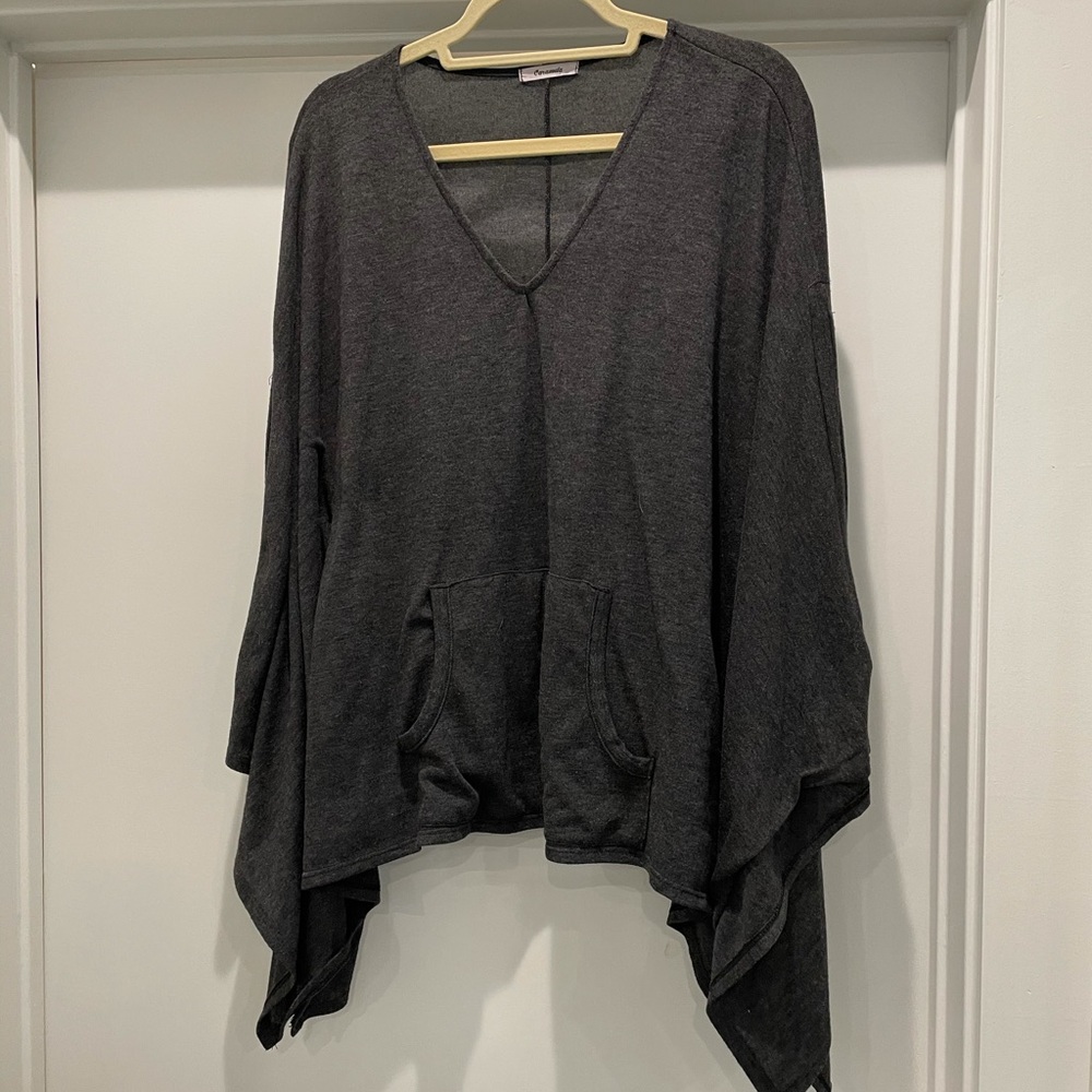 Caramela worn once front pocket sweater tunic